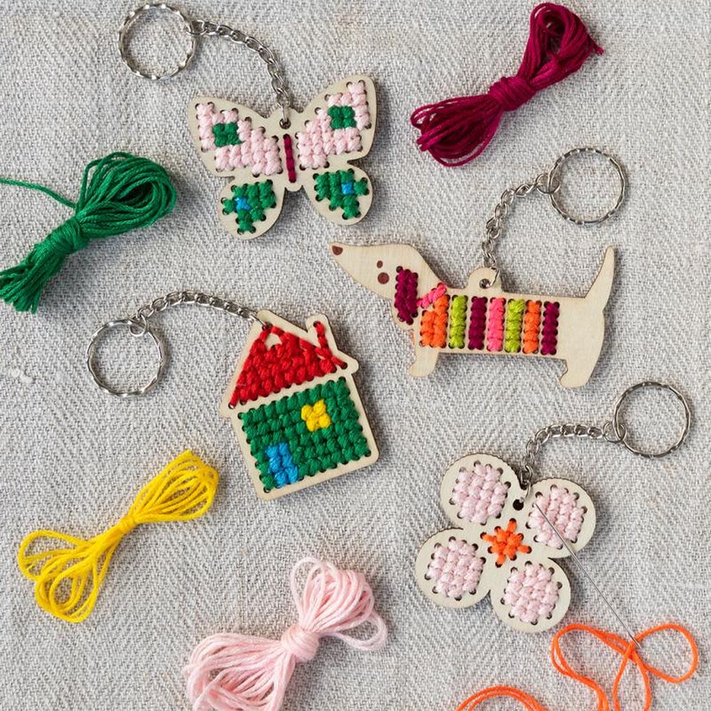 Stitch Your Own Keyring - Sausage Dog