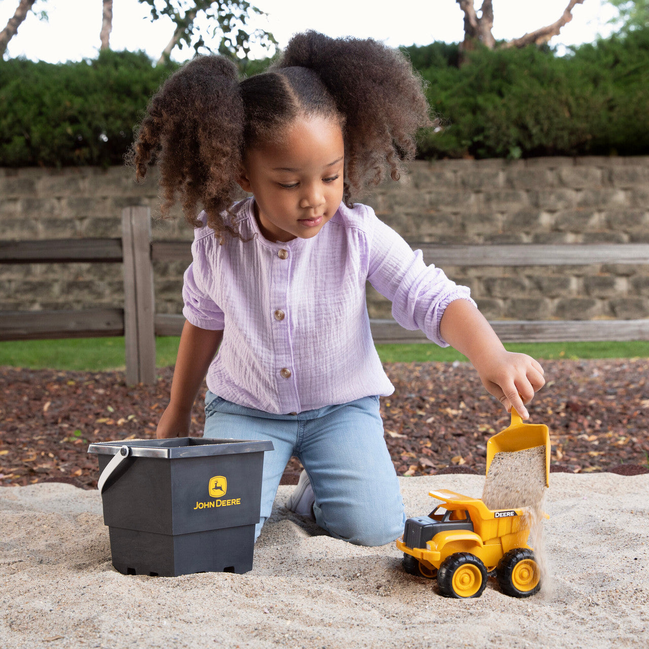 John Deere Sandbox Toy Set with Dump Truck, Bucket and Shovel - 15cm