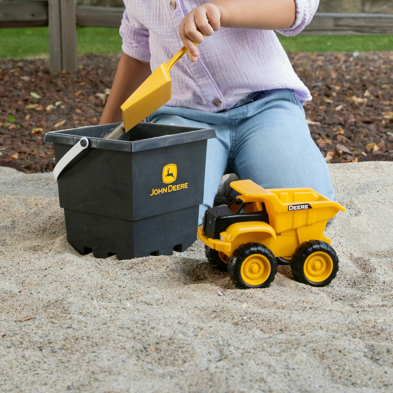 John Deere Sandbox Toy Set with Dump Truck, Bucket and Shovel - 15cm