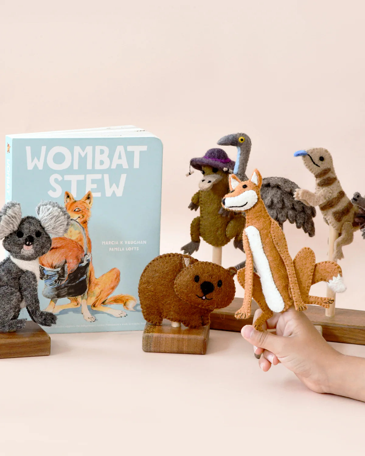 Wombat Stew Finger Puppets Set (Official Scholastic Australia Licensed)